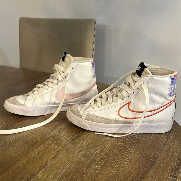 Nike White and Orange Athletic Shoes - Picture 3 of 6